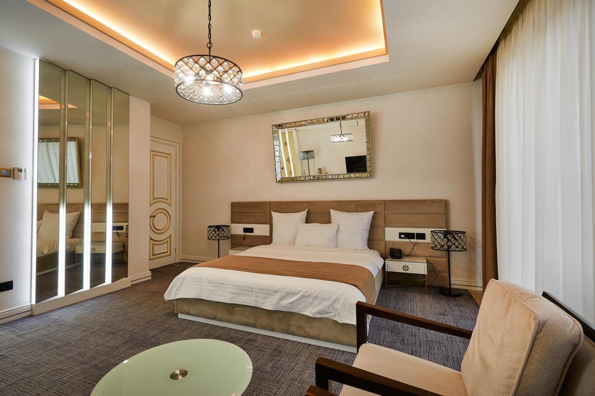 Aghababyan'S Hotel Ereván Habitación foto Suite