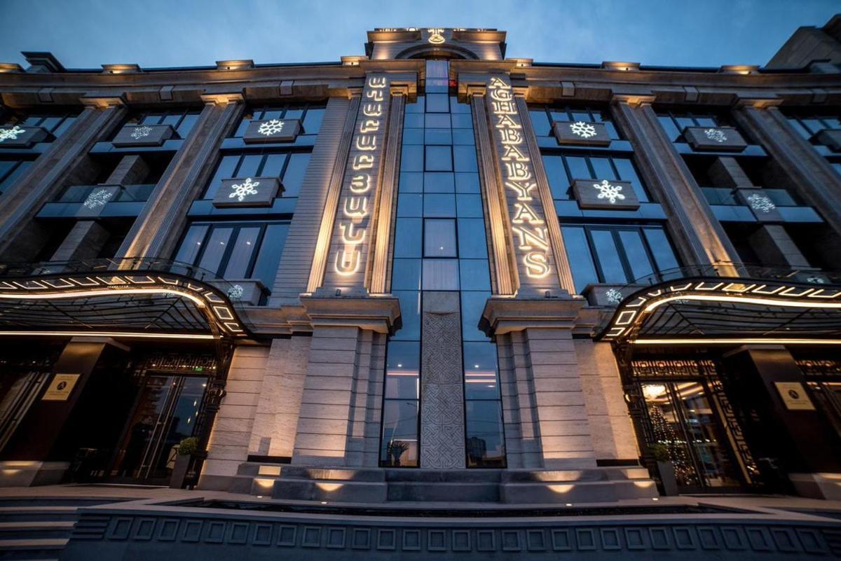 Aghababyan'S Hotel Ereván Exterior foto